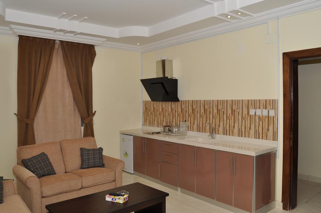 منازل بجيلة للاجنحة الفندقية Manazel Begela Hotel Apartments Таиф Стая снимка